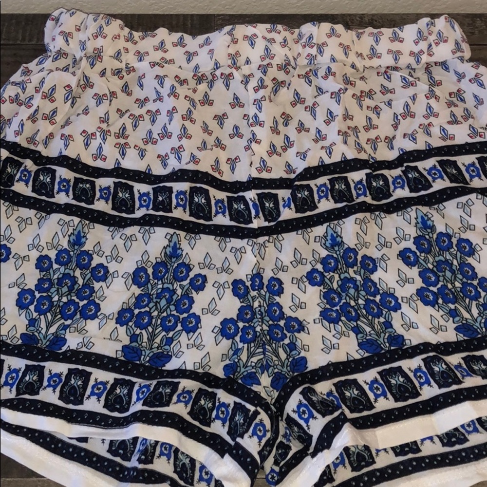 Shorts - Picture 4 of 4